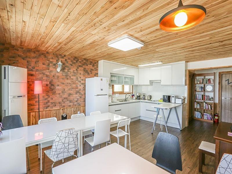 Hotel Be Road House Czedżu Zewnętrze zdjęcie